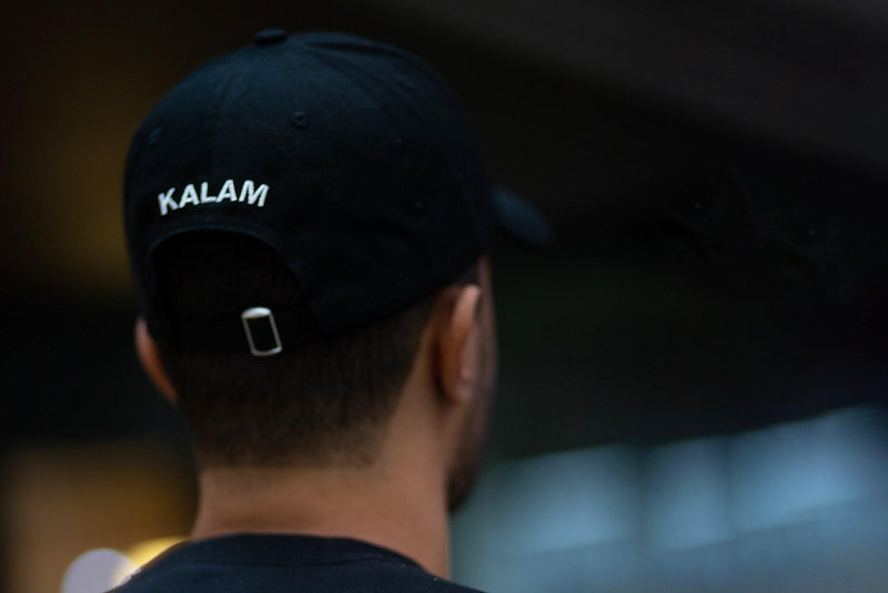 Casquette Kalam Clothing noire avec écriture en arabe Salam vu de l'arrière